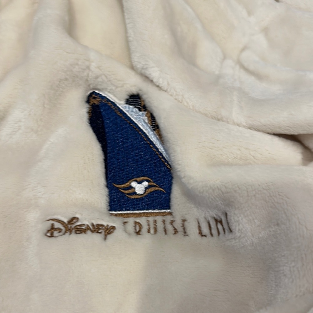 Disney Cruise Line Robe super soft and fleecy! Fits up to 27” across the chest